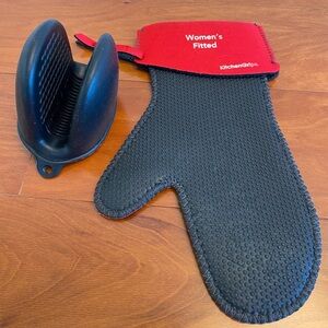 Kitchen Grips silicone chef’s mitt, small & silicone mini oven mitt